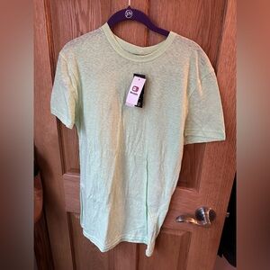 Men’s green tee shirt Buckle